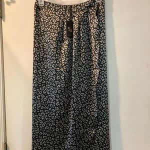 Sincerely Jules xs skirt NWT beautiful print